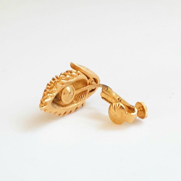 Vintage Signed Coro Textured Gold Tone Clip On Earrings Retro Lovely - Picture 4 of 6